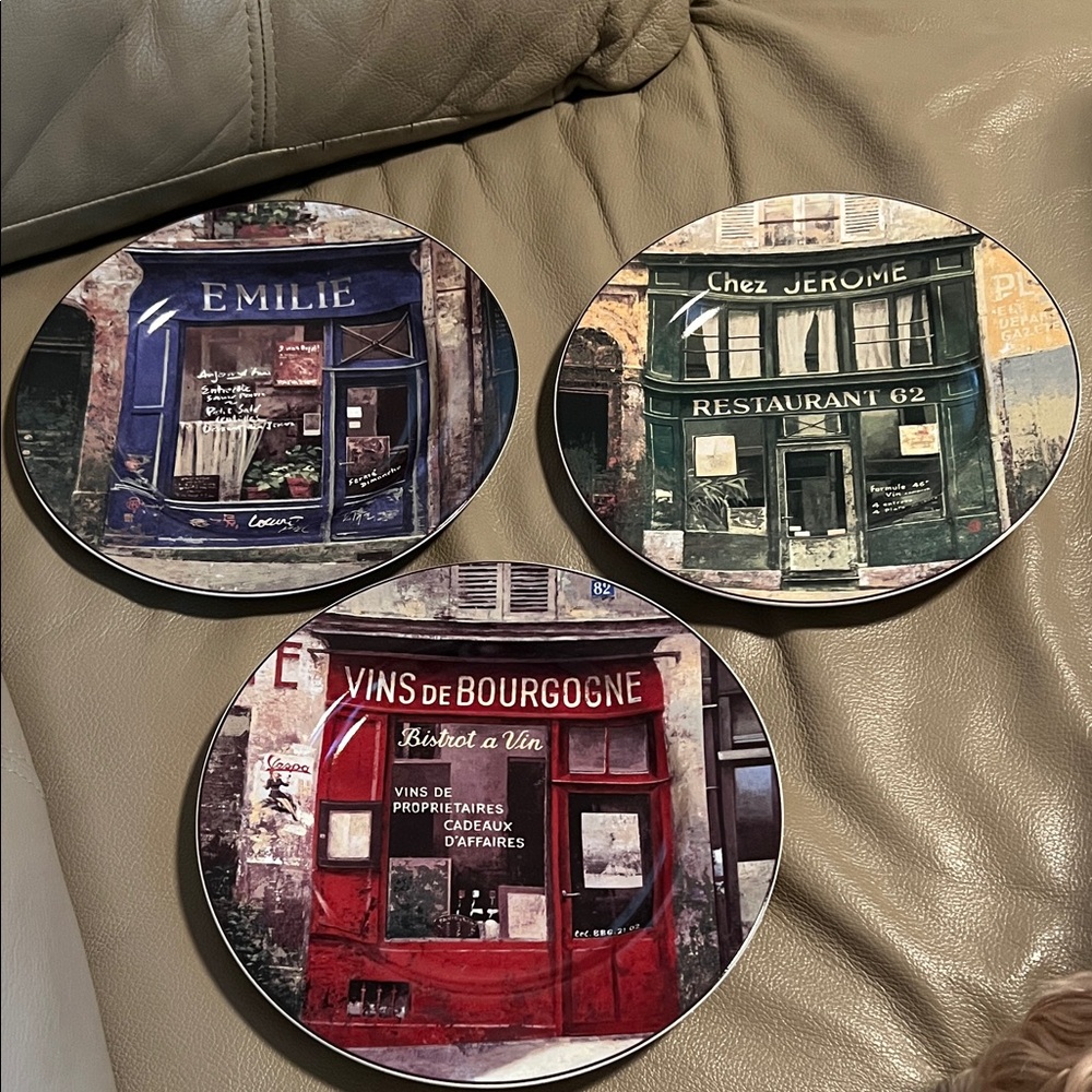"Storefronts" pattern stoneware plate by The Sakura Table. Artist: Chiu Tak Hak